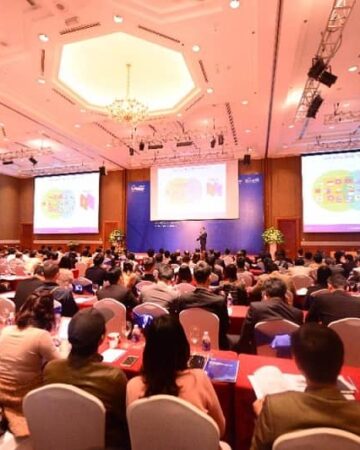 thue-may-chieu-gia-re