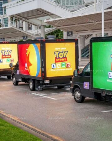 Hãng đồ chơi Toy quảng bá sản phẩm