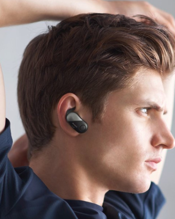 Tai nghe rất dễ rơi rớt trong quá trình vận động mạnh 